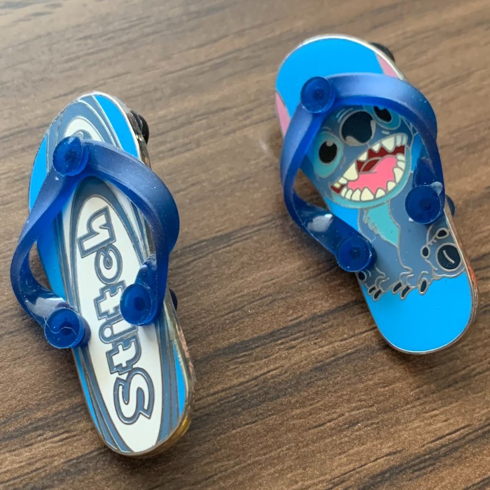 Stitch Flip Flop Pin Set